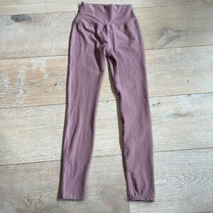 EUC 5 dancewear dusty rose textured leggings size PA fits like a Youth 10/12.